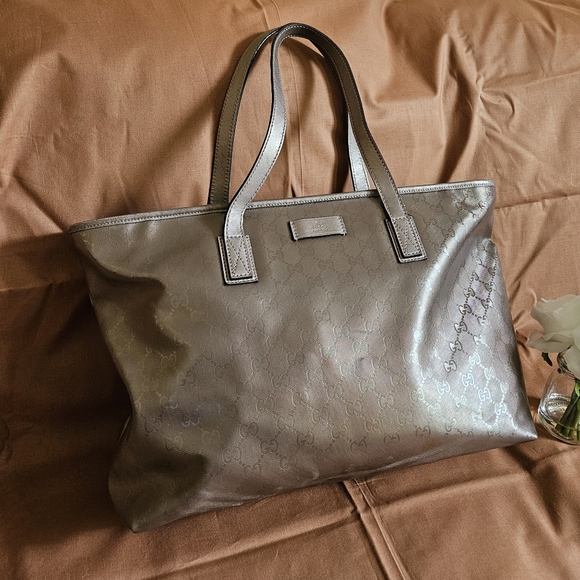 Gucci Handbags - Women's Gucci Grey Glossy Leather GG Tote (LIMITED EDITION)